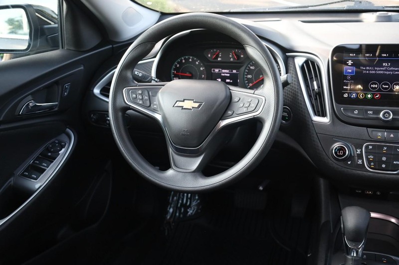 Chevrolet Malibu Vehicle Image 21