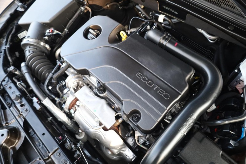 Chevrolet Malibu Vehicle Image 23