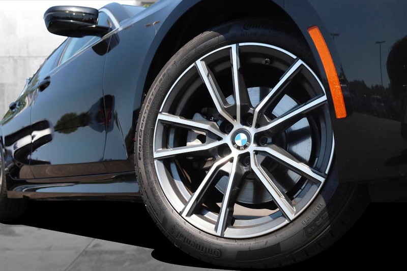 BMW 3 Series Vehicle Image 03