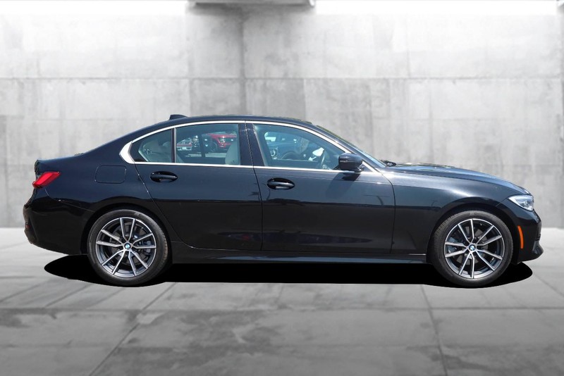 BMW 3 Series Vehicle Image 05