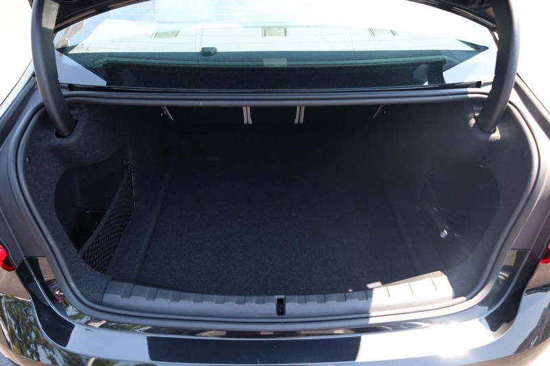 BMW 3 Series Vehicle Image 07