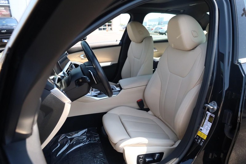 BMW 3 Series Vehicle Image 08