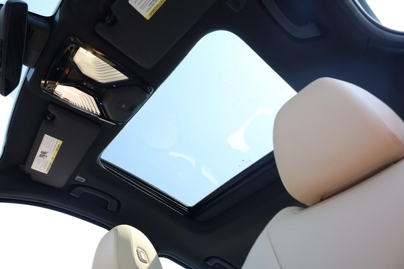 BMW 3 Series Vehicle Image 09