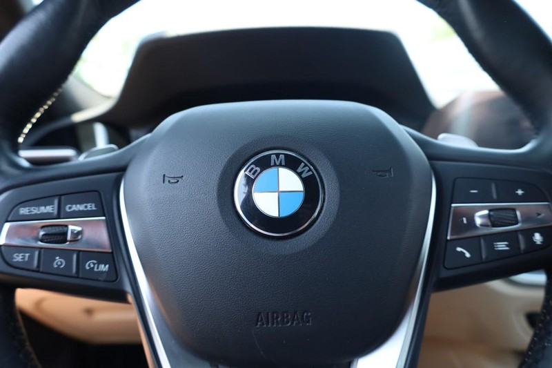BMW 3 Series Vehicle Image 10