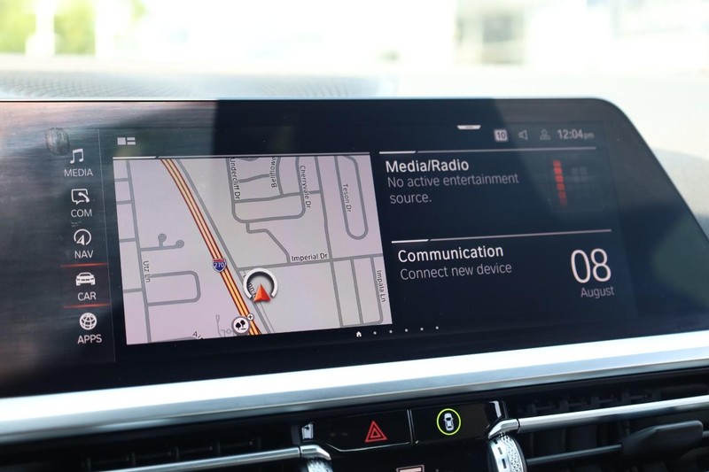 BMW 3 Series Vehicle Image 12