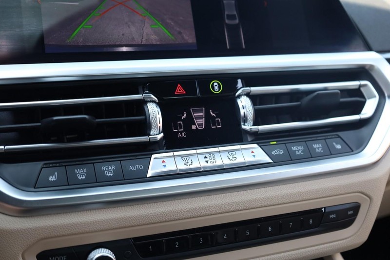 BMW 3 Series Vehicle Image 15