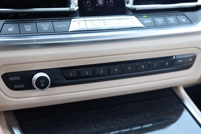 BMW 3 Series Vehicle Image 16