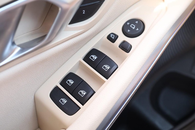 BMW 3 Series Vehicle Image 20