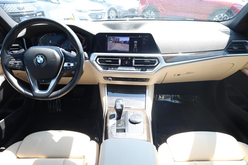 BMW 3 Series Vehicle Image 26