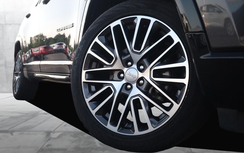 Jeep Compass Vehicle Image 03