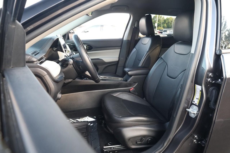 Jeep Compass Vehicle Image 08