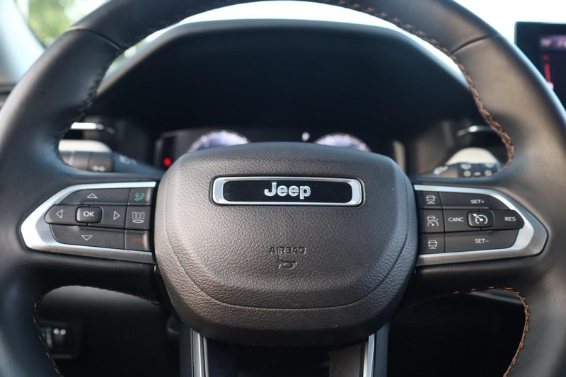 Jeep Compass Vehicle Image 09