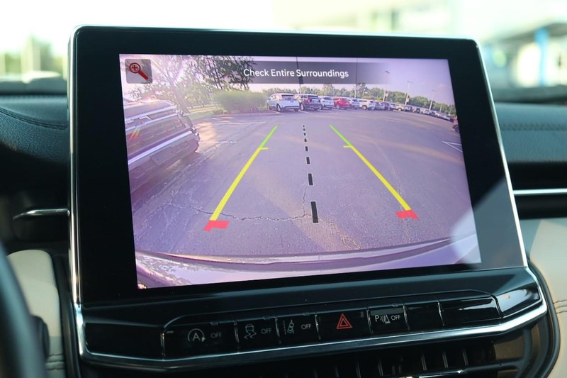 Jeep Compass Vehicle Image 12