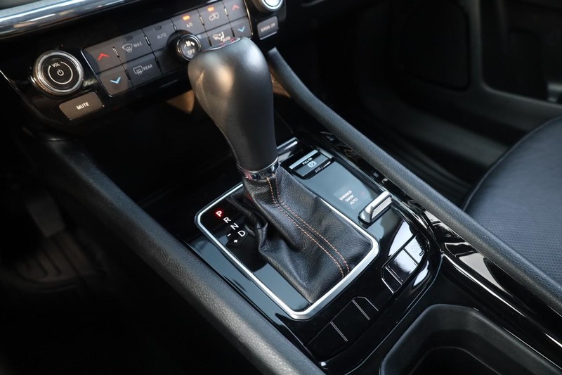 Jeep Compass Vehicle Image 16