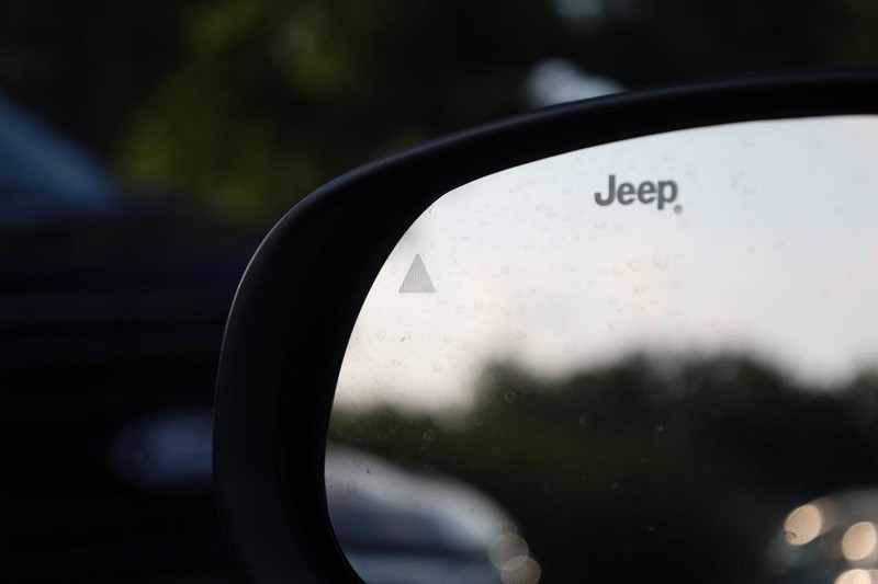 Jeep Compass Vehicle Image 19