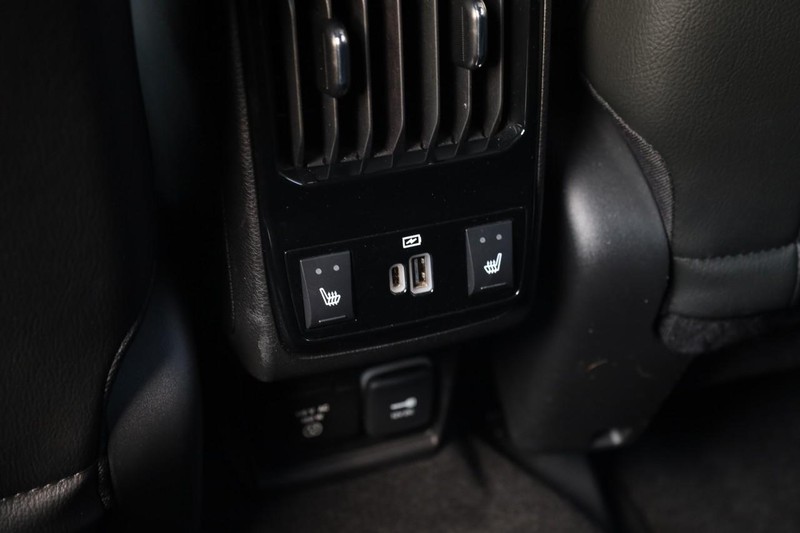 Jeep Compass Vehicle Image 22