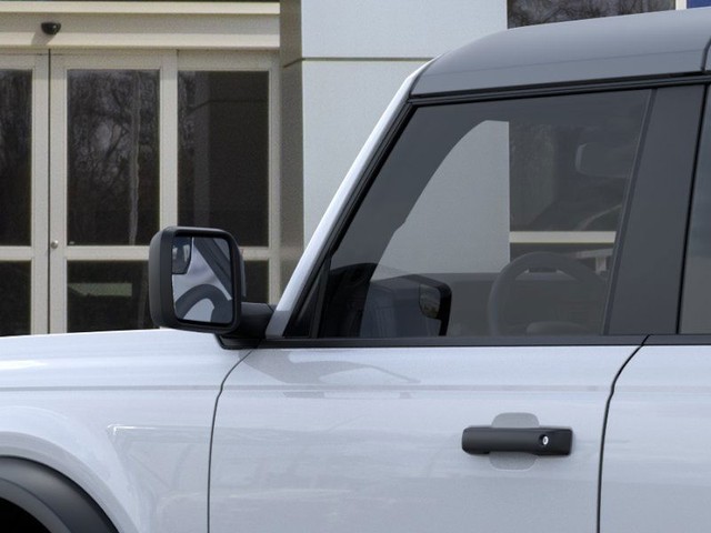 Ford Bronco Vehicle Full-screen Gallery Image 22