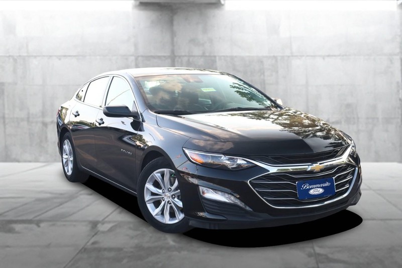 Chevrolet Malibu Vehicle Image 02