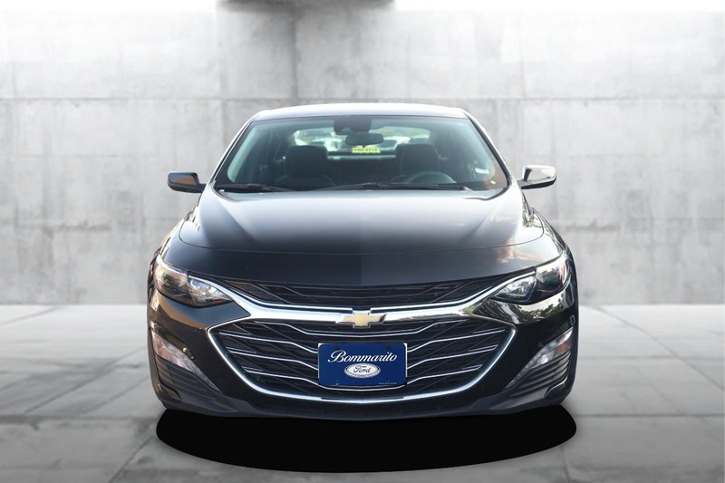 Chevrolet Malibu Vehicle Image 04