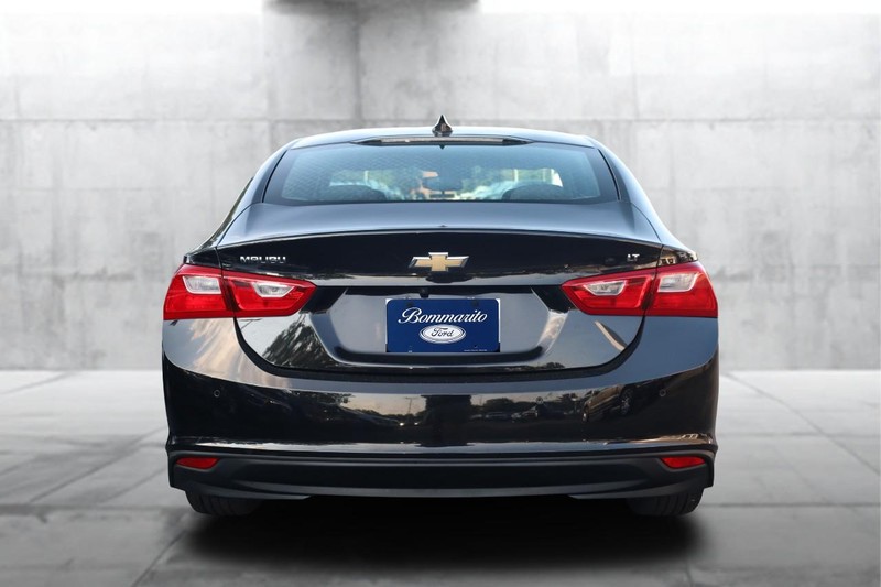 Chevrolet Malibu Vehicle Image 06