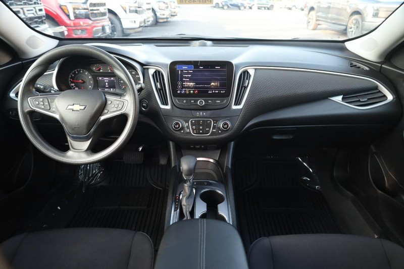Chevrolet Malibu Vehicle Image 20