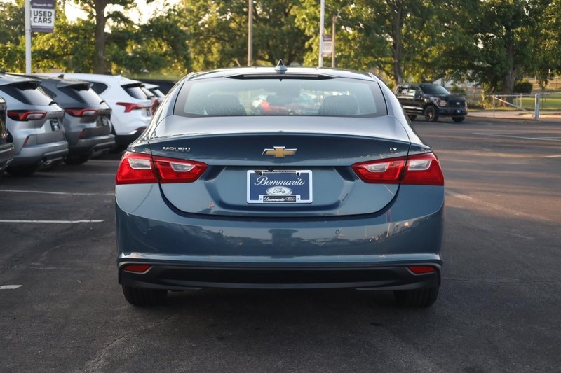 Chevrolet Malibu Vehicle Image 06