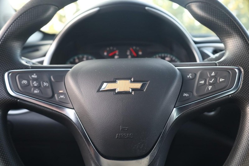 Chevrolet Malibu Vehicle Image 09