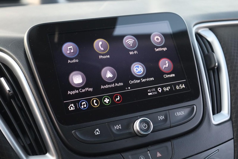 Chevrolet Malibu Vehicle Image 11