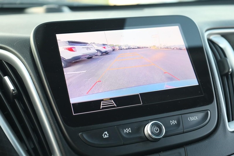 Chevrolet Malibu Vehicle Image 12