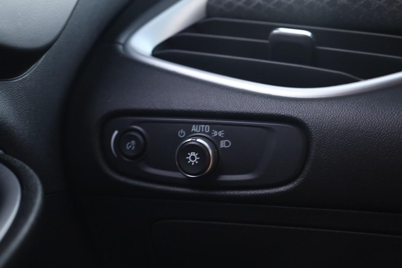 Chevrolet Malibu Vehicle Image 18