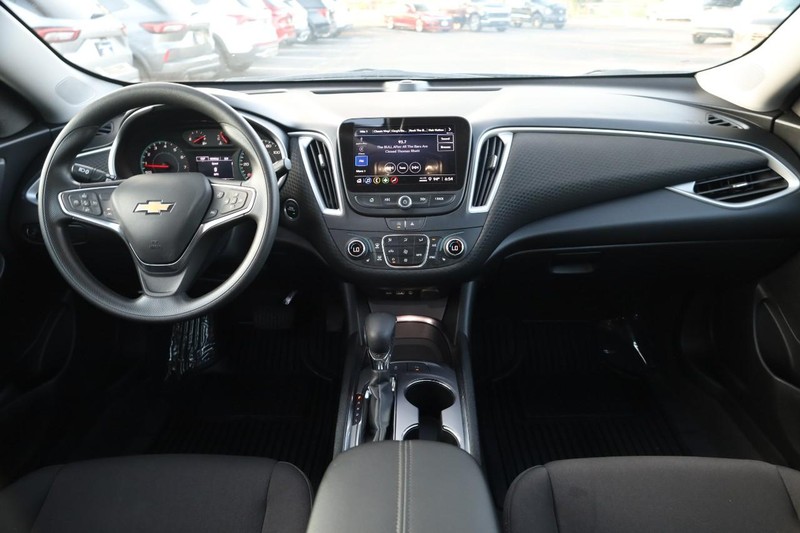 Chevrolet Malibu Vehicle Image 20