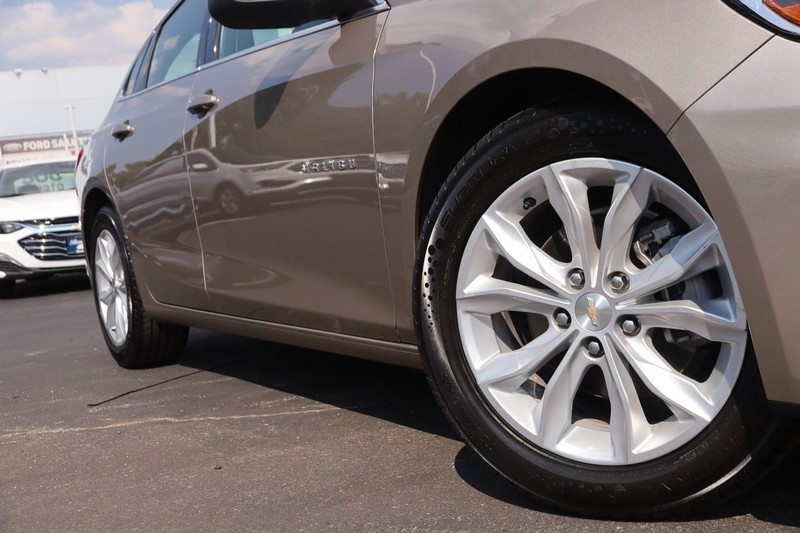 Chevrolet Malibu Vehicle Image 03