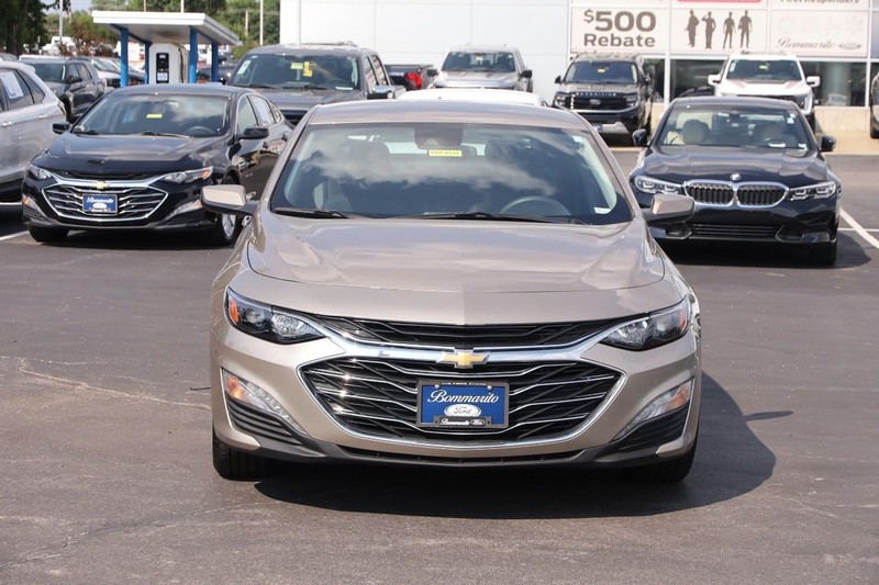 Chevrolet Malibu Vehicle Image 04