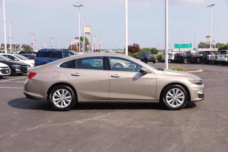 Chevrolet Malibu Vehicle Image 05