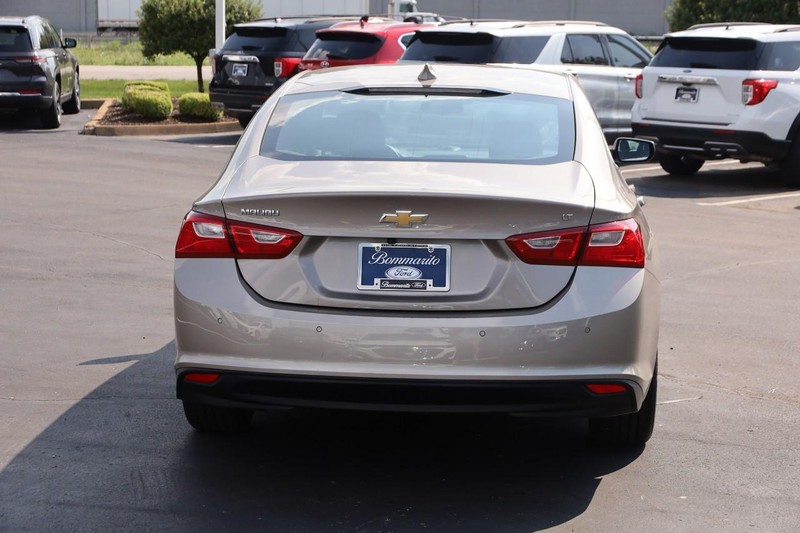 Chevrolet Malibu Vehicle Image 06