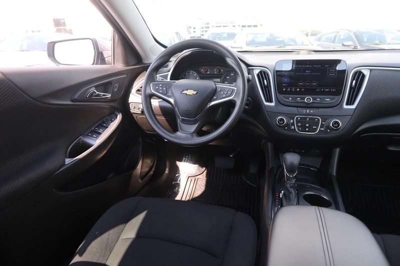 Chevrolet Malibu Vehicle Image 19