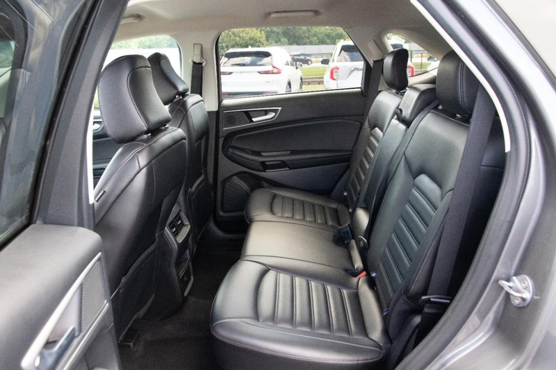 Ford Edge Vehicle Image 09