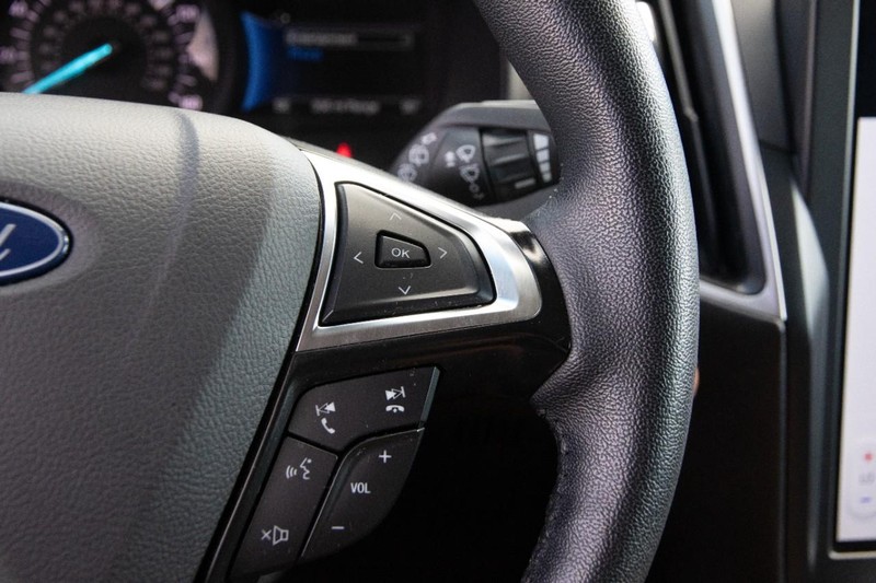 Ford Edge Vehicle Image 12