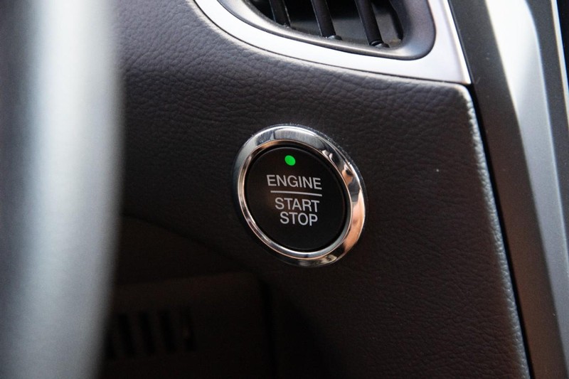 Ford Edge Vehicle Image 14