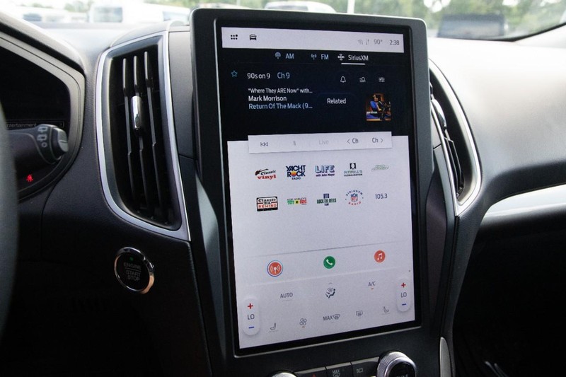 Ford Edge Vehicle Image 15