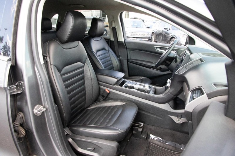 Ford Edge Vehicle Image 25