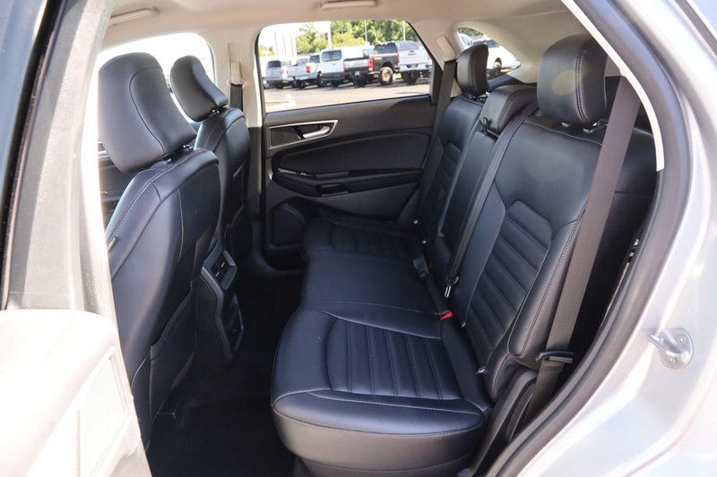 Ford Edge Vehicle Image 09