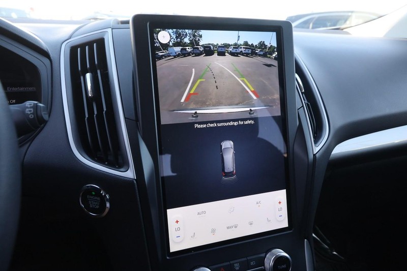 Ford Edge Vehicle Image 17