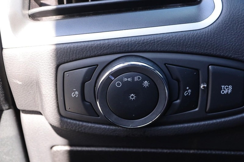 Ford Edge Vehicle Image 19
