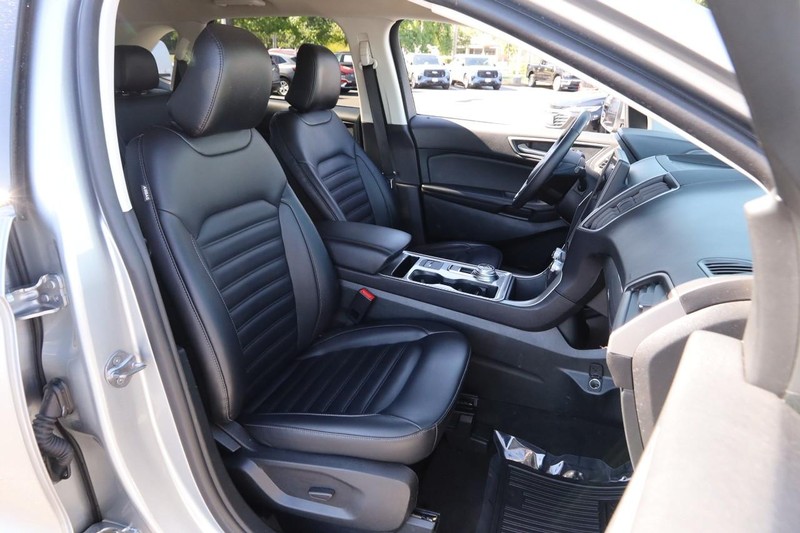 Ford Edge Vehicle Image 25