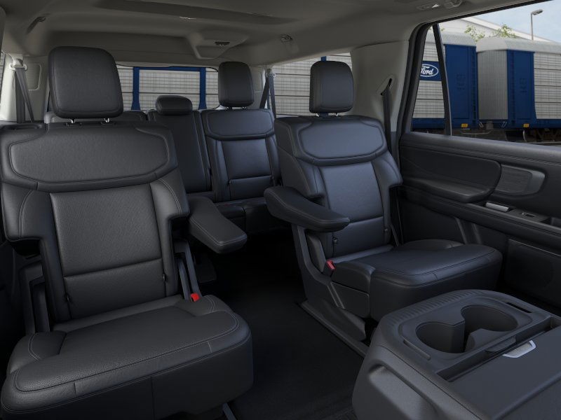 Ford Expedition Max Vehicle Image 11