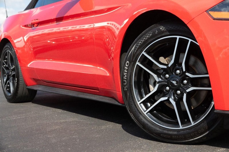 Ford Mustang Vehicle Image 03