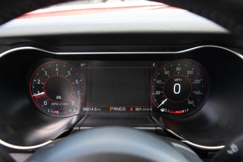 Ford Mustang Vehicle Image 13