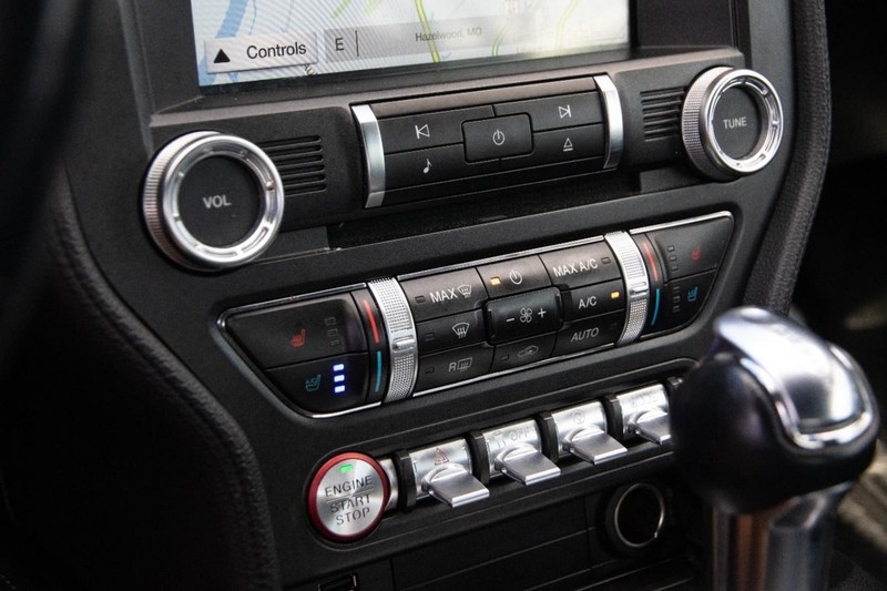 Ford Mustang Vehicle Image 17