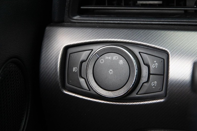 Ford Mustang Vehicle Image 18